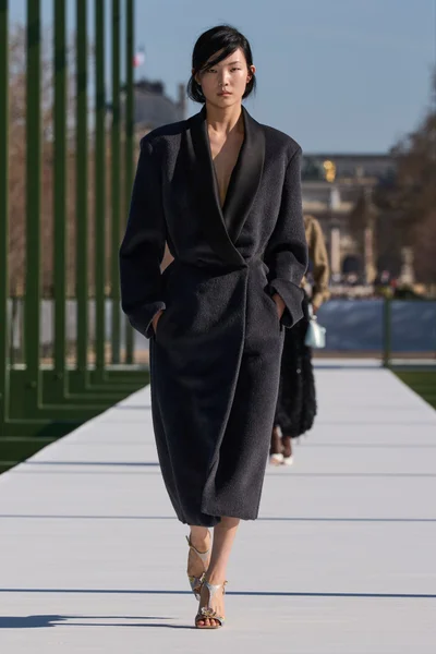 Look 19